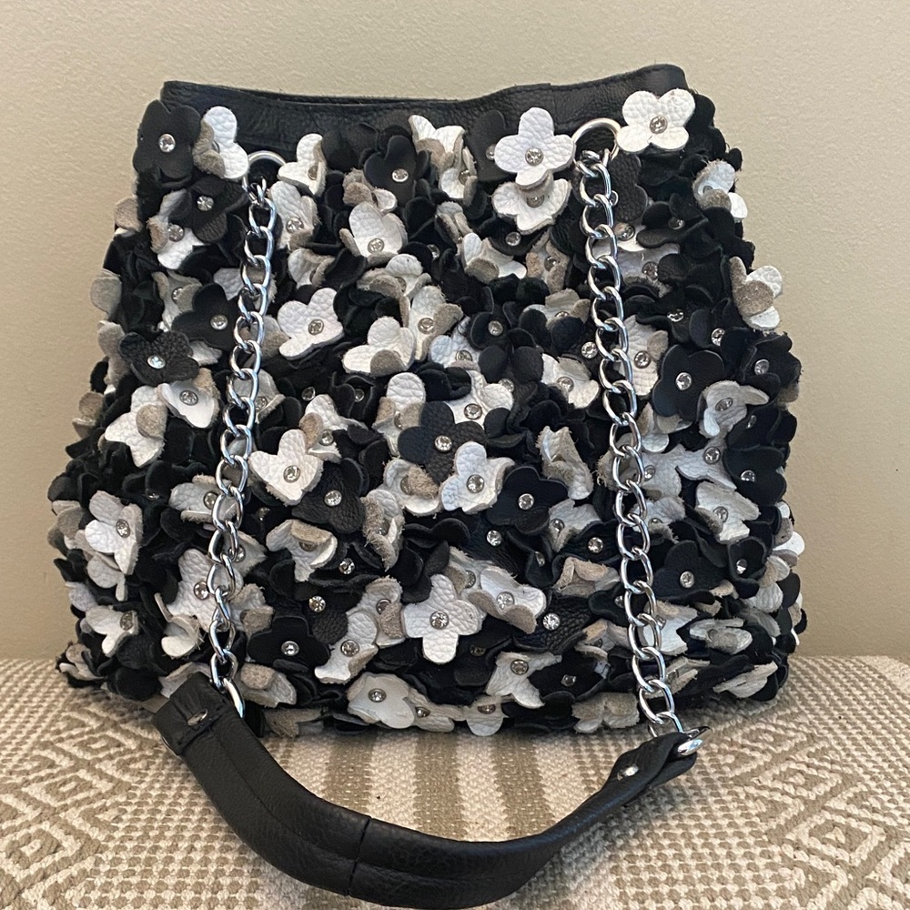 NWT AmeriLeather Willet Leather Shoulder bucket Bag black/white rhinestones